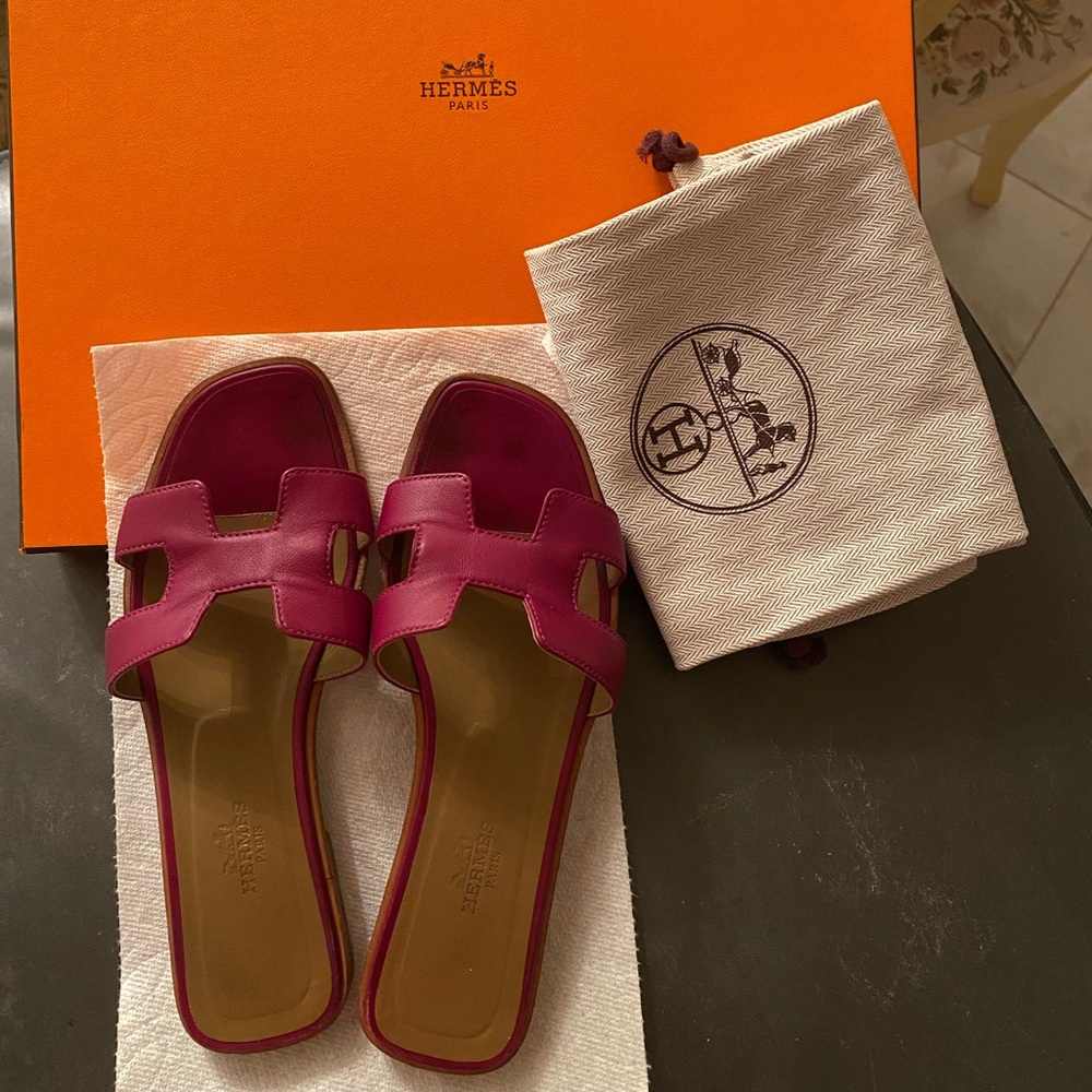 Hermès Oran Sandals size 35.5 Authentic